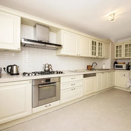 빌라 W Ac- Balcony - Backyard -5 Mins *